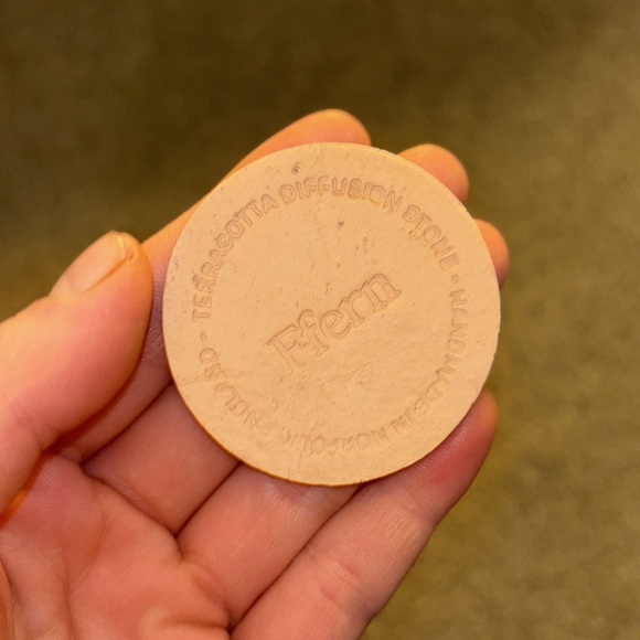 🧴{PRICE FIRM} Ffern Terracotta Diffusion Stone - Picture 2 of 4